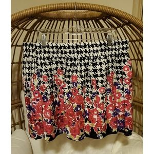 PLUS SIZE 3x Floral Skirt with houndstooth print